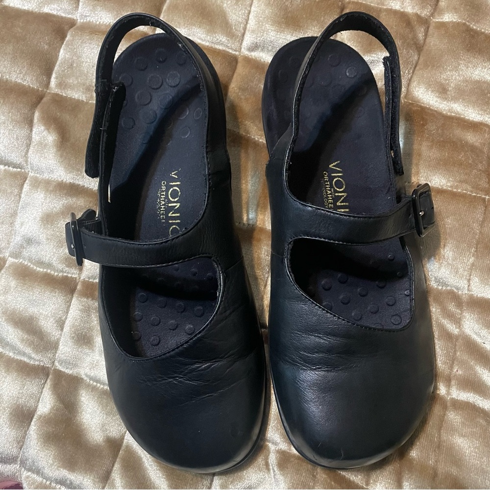 Vionic Women's Black Mary Jane's shoes